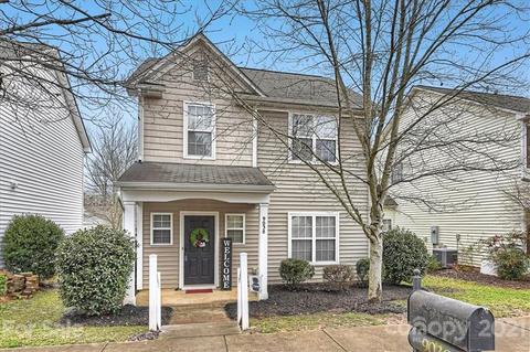9038 Glenashley Dr, Cornelius, NC 28031 photo 2