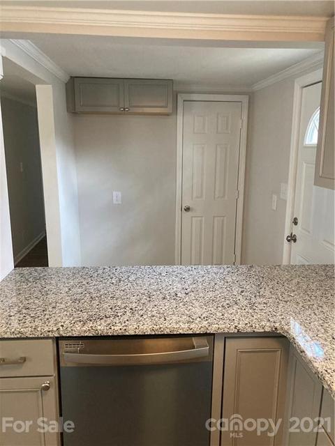 619 Smith St, Kannapolis, NC 28083 photo 4
