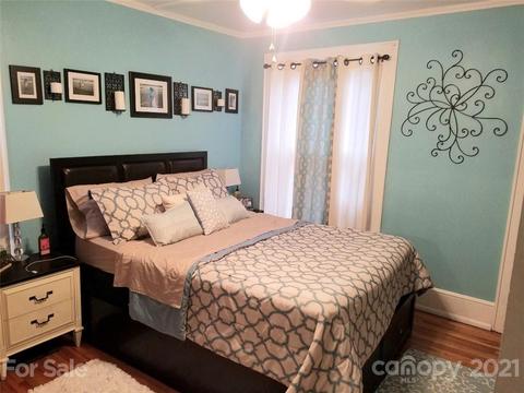 330 E Oak St, Marion, NC 28752 photo 7