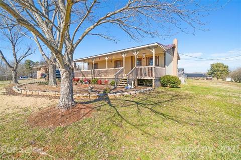 5758 Birch St, Conover, NC 28613 photo 1