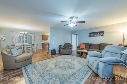 7 Kreston Dr, Marshall, NC 28753 photo 4