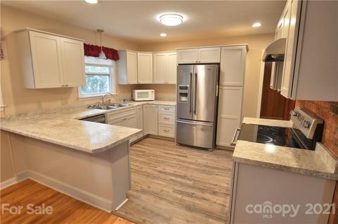 200 Bradshaw Rd, Tryon, NC 28782 photo 3