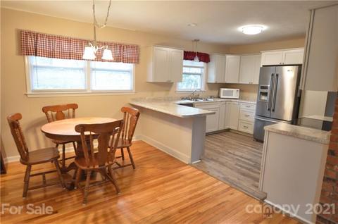 200 Bradshaw Rd, Tryon, NC 28782 photo 4