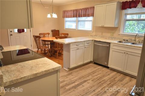 200 Bradshaw Rd, Tryon, NC 28782 photo 5