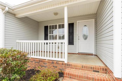 2035 E Park Dr, Lancaster, SC 29720 photo 4