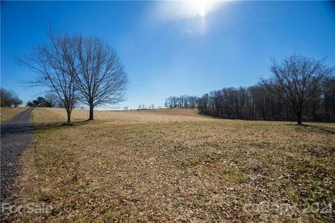 415 Rash Rd, Olin, NC 28660 photo 2