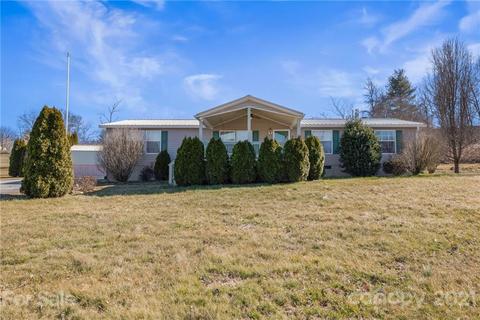 632 Divide Loop, Flat Rock, NC 28731 photo 1