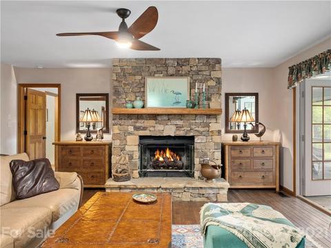 1003 Kanasgowa Dr, Brevard, NC 28712 photo 10