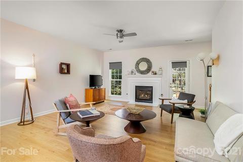 923 Knightsbridge Rd, Fort Mill, SC 29708 photo 3