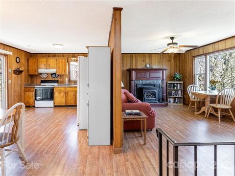 128 Windsong Ln, Clyde, NC 28721 photo 9