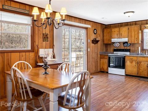 128 Windsong Ln, Clyde, NC 28721 photo 10
