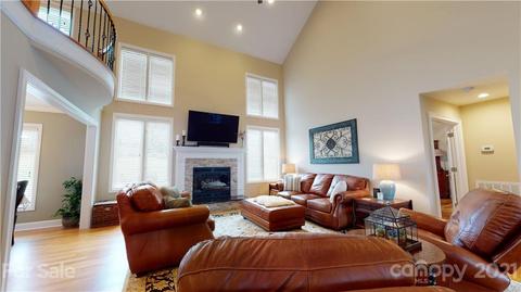 1071 Baker Barn Rd, Hickory, NC 28602 photo 5