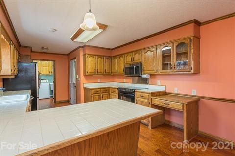 700 White Oak Ln, Tryon, NC 28782 photo 6
