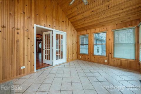 700 White Oak Ln, Tryon, NC 28782 photo 9