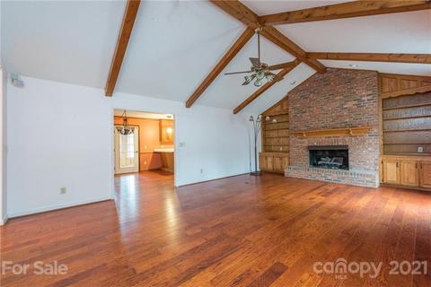 700 White Oak Ln, Tryon, NC 28782 photo 4