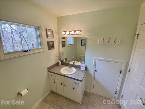 3776 Pinecrest Dr NE, Hickory, NC 28601 photo 31