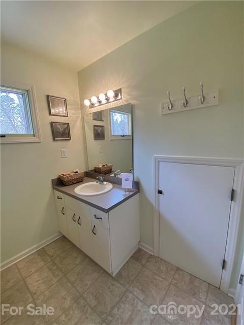 3776 Pinecrest Dr NE, Hickory, NC 28601 photo 30