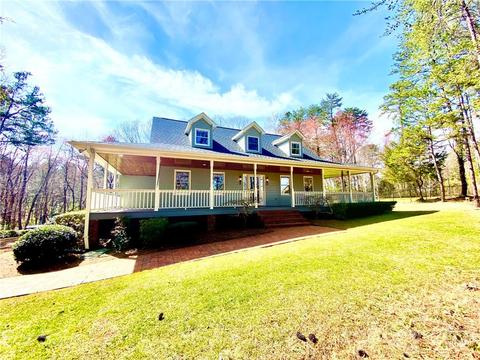3776 Pinecrest Dr NE, Hickory, NC 28601 photo 1