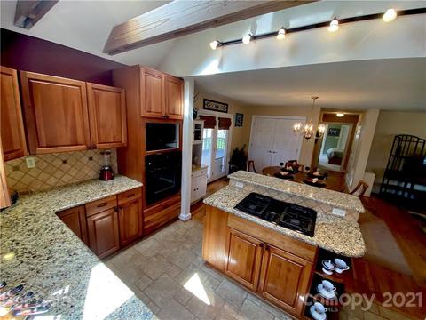 3776 Pinecrest Dr NE, Hickory, NC 28601 photo 10