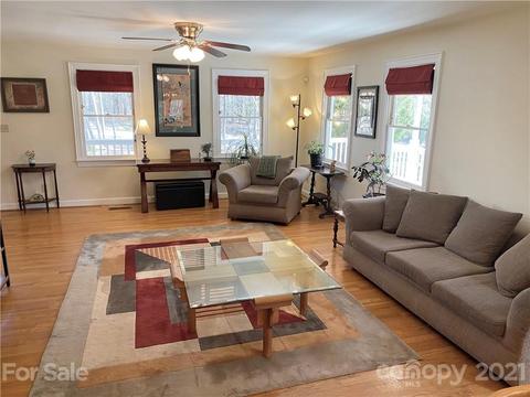 3776 Pinecrest Dr NE, Hickory, NC 28601 photo 7