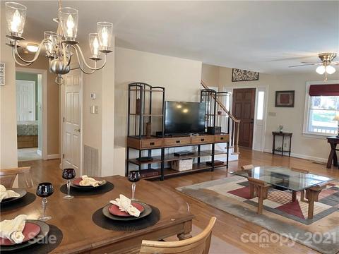 3776 Pinecrest Dr NE, Hickory, NC 28601 photo 6