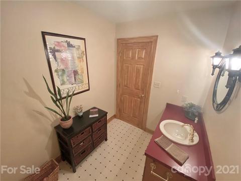 3776 Pinecrest Dr NE, Hickory, NC 28601 photo 23