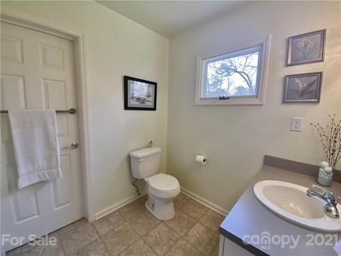 3776 Pinecrest Dr NE, Hickory, NC 28601 photo 33