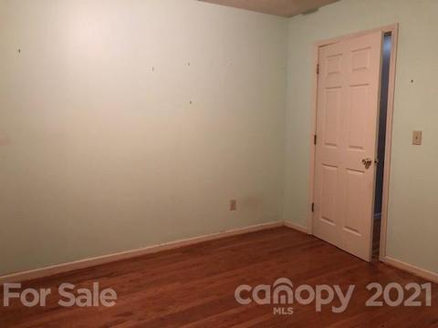 6207 Mountainside Dr, Hickory, NC 28601 photo 12