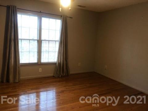 6207 Mountainside Dr, Hickory, NC 28601 photo 9