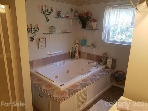 368 E Southside Dr E, Chimney Rock, NC 28720 photo 7