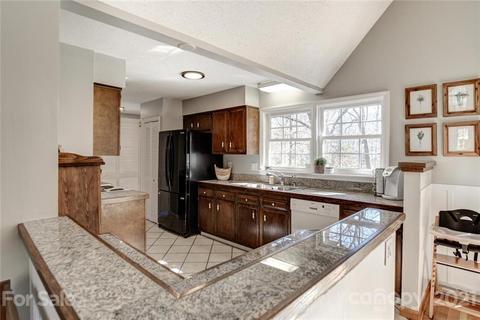 15 Greenleaf Rd, Fletcher, NC 28732 photo 8
