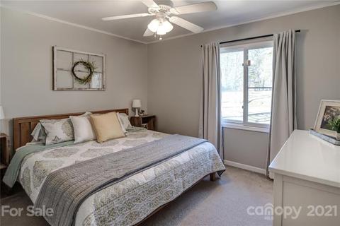 15 Greenleaf Rd, Fletcher, NC 28732 photo 19