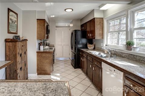 15 Greenleaf Rd, Fletcher, NC 28732 photo 9