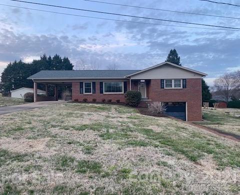 2425 23rd Avenue Pl, Hickory, NC 28601 photo 1