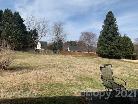 2425 23rd Avenue Pl, Hickory, NC 28601 photo 8