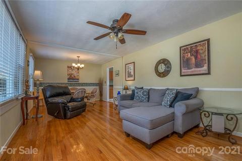 20 E Constance St, Columbus, NC 28722 photo 3