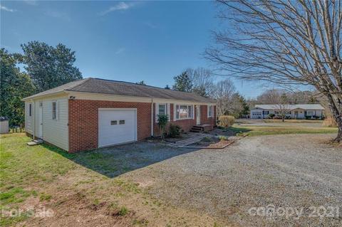 20 E Constance St, Columbus, NC 28722 photo 27