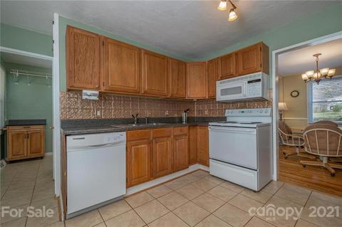 20 E Constance St, Columbus, NC 28722 photo 7