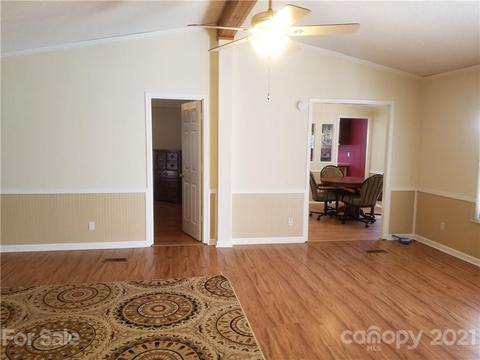 101 E Trace Dr, Newton, NC 28658 photo 3