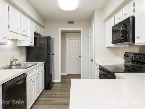 20357 Harborgate Ct #204, Cornelius, NC 28031 photo 11