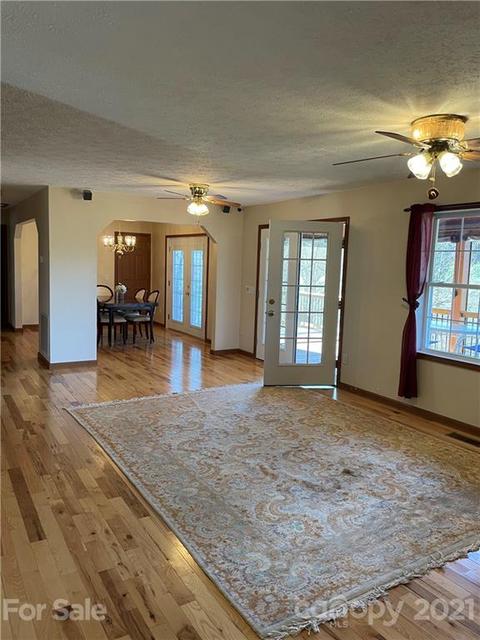 5 Hallaran Dr, Marshall, NC 28753 photo 3
