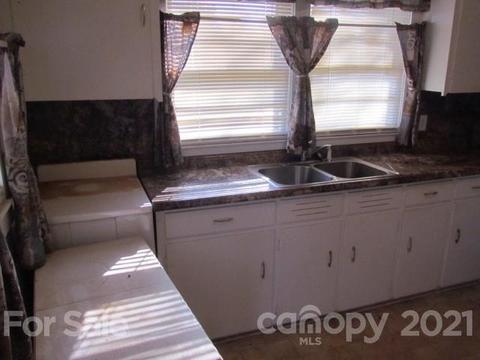 187 Emerald Ln, Hiddenite, NC 28636 photo 9