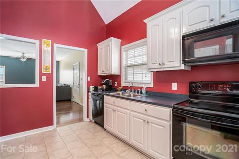 3253 Silver Fox Cir, Lancaster, SC 29720 photo 11