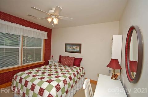 32 Rhett Dr, Flat Rock, NC 28731 photo 11