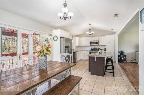 5225 Wolfe Rd, Hickory, NC 28601 photo 8