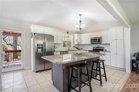 5225 Wolfe Rd, Hickory, NC 28601 photo 5
