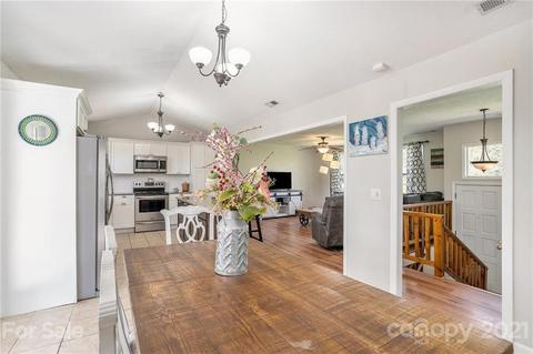 5225 Wolfe Rd, Hickory, NC 28601 photo 9