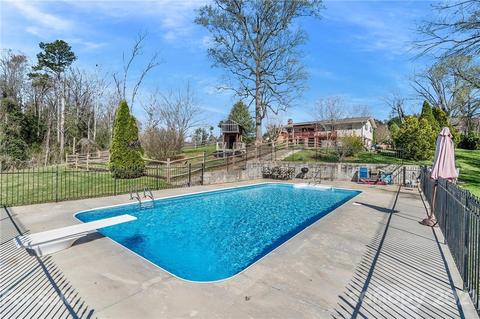 5225 Wolfe Rd, Hickory, NC 28601 photo 3