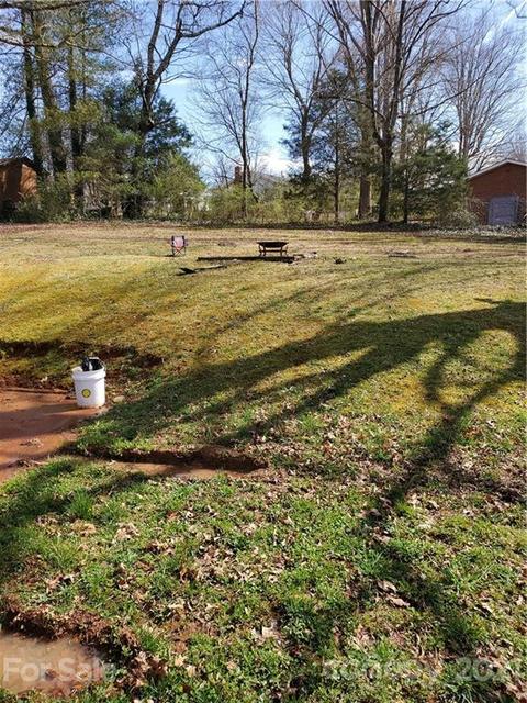 902 Union St E, Morganton, NC 28655 photo 5