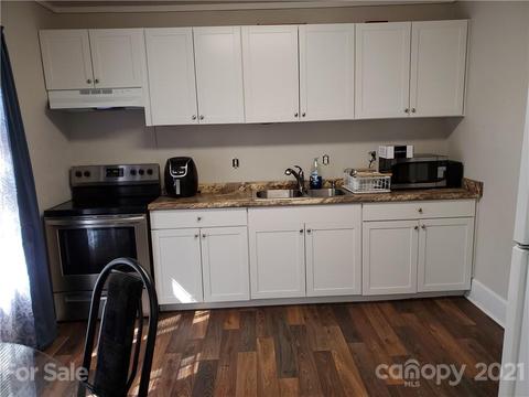 902 Union St E, Morganton, NC 28655 photo 11